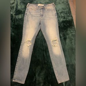 Hollister Curvy High-Rise Super Skinny Jeans